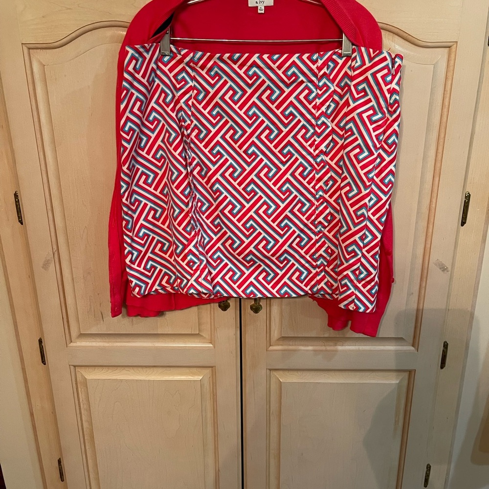 A great looking skort and matching sweater. Size XL and worn one time. - Picture 2 of 5
